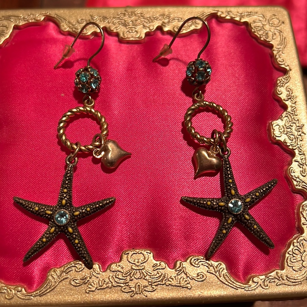 Betsy Johnson Starfish Heart vintage pierced Earrings!